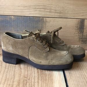 Vintage Women’s Hush Puppies Tan Suede Size 7.5